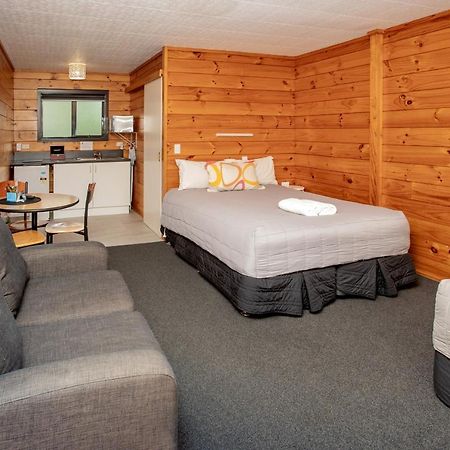 Wellington Top 10 Holiday Park Лоуър Хът Екстериор снимка