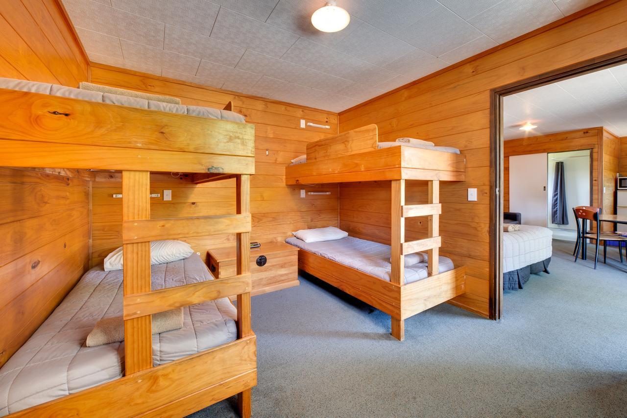 Wellington Top 10 Holiday Park Лоуър Хът Екстериор снимка