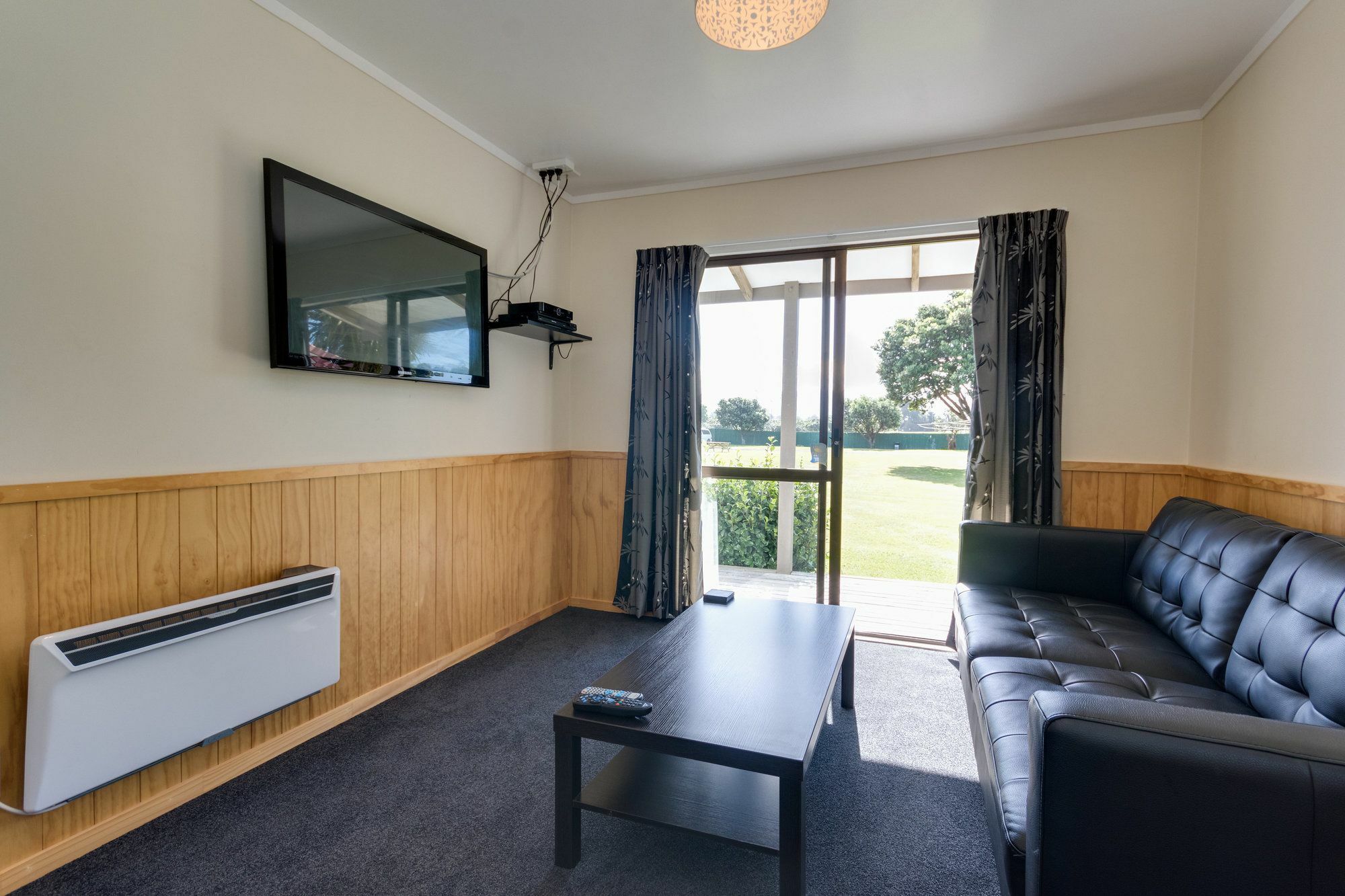 Wellington Top 10 Holiday Park Лоуър Хът Екстериор снимка
