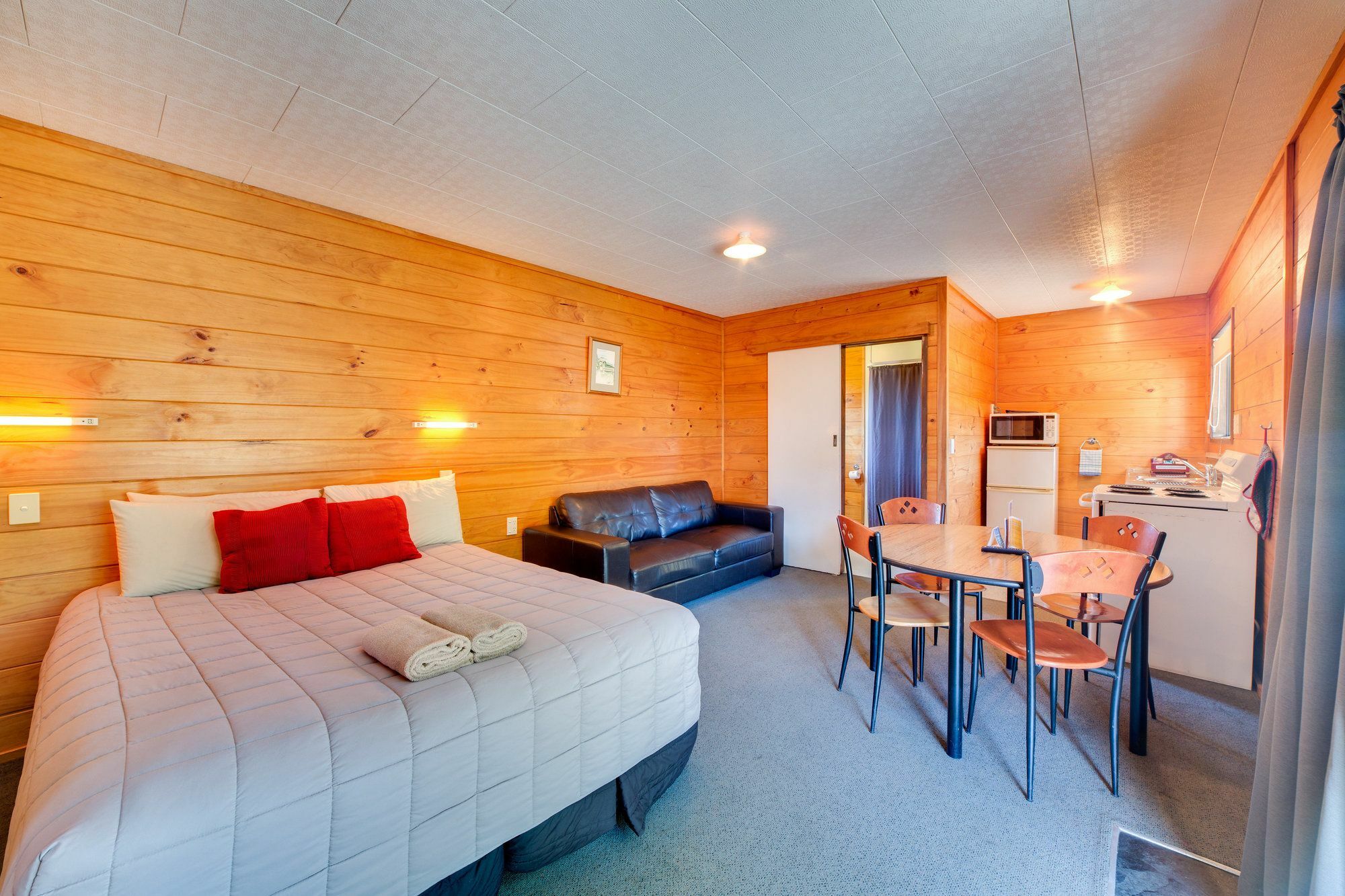 Wellington Top 10 Holiday Park Лоуър Хът Екстериор снимка