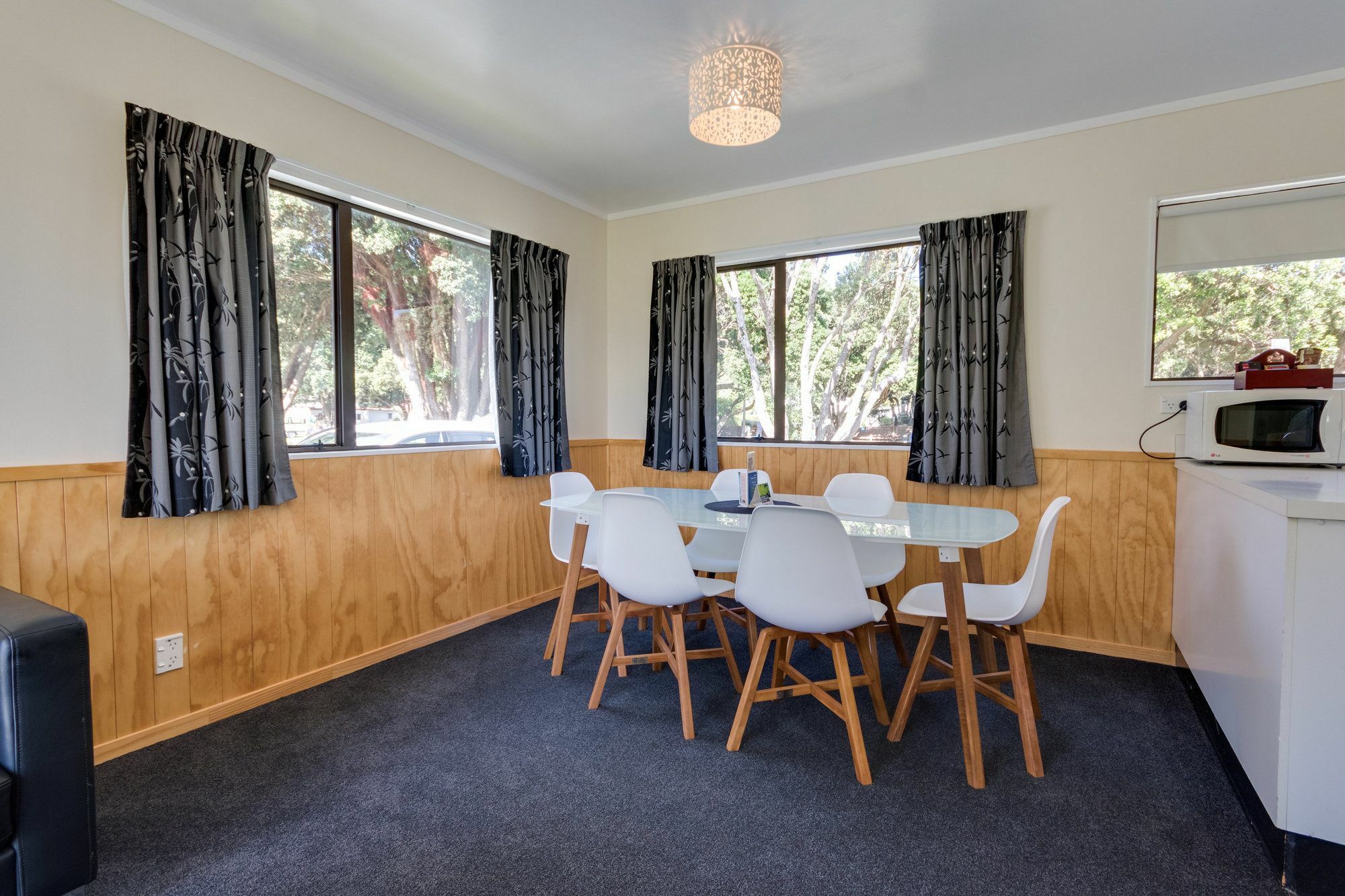 Wellington Top 10 Holiday Park Лоуър Хът Екстериор снимка