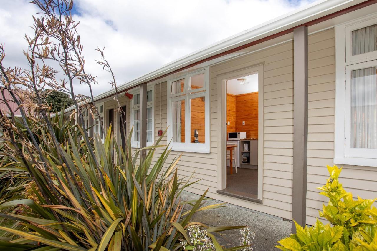 Wellington Top 10 Holiday Park Лоуър Хът Екстериор снимка