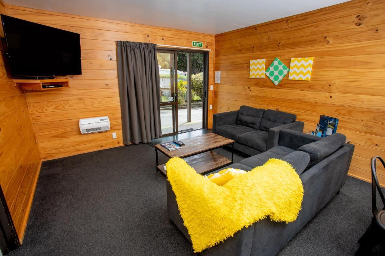Wellington Top 10 Holiday Park Лоуър Хът Екстериор снимка
