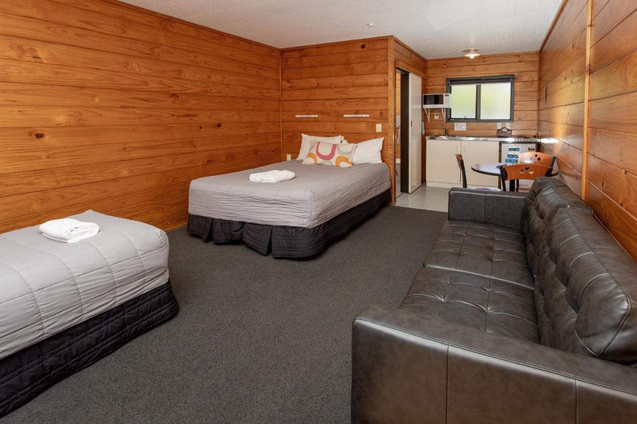 Wellington Top 10 Holiday Park Лоуър Хът Екстериор снимка