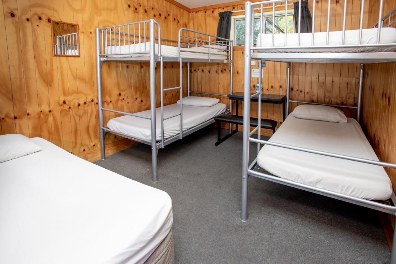 Wellington Top 10 Holiday Park Лоуър Хът Екстериор снимка